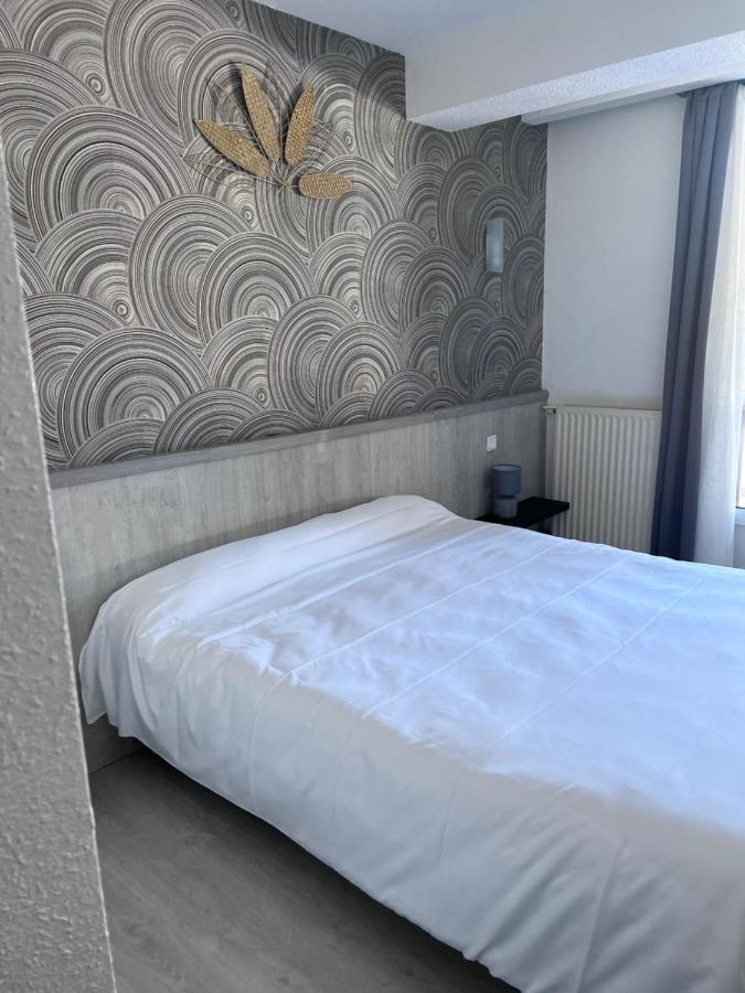 Hostellerie Saint Clément Vic-sur-Cère Esterno foto