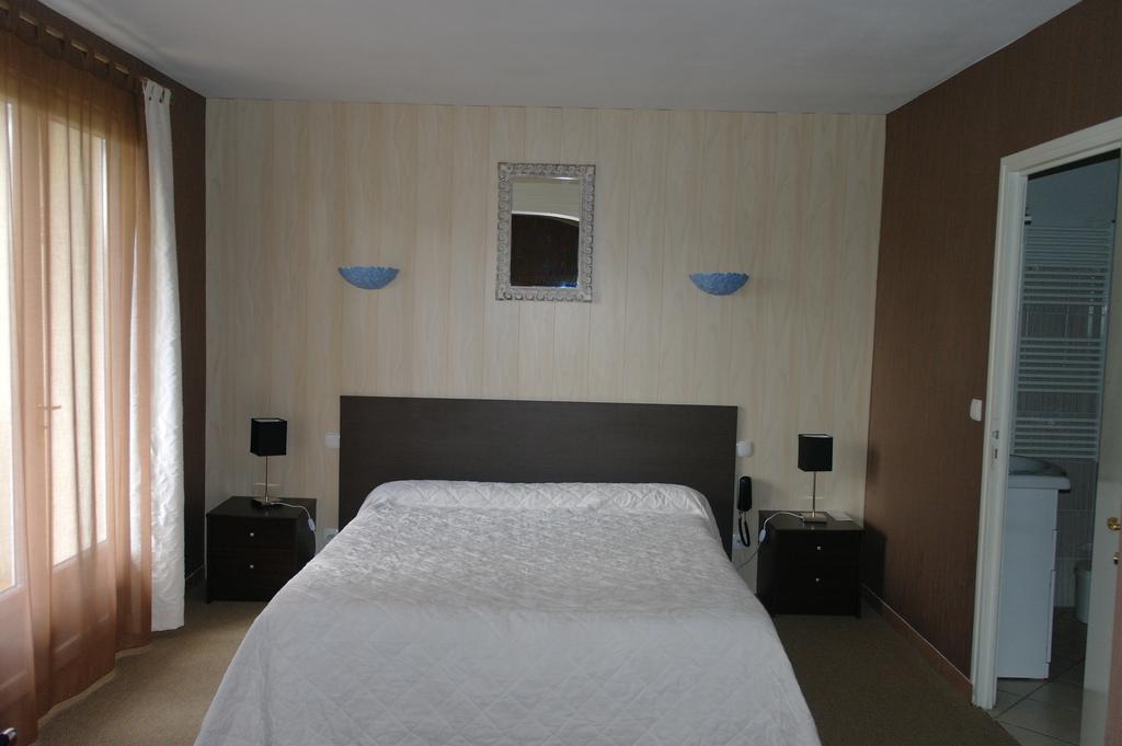 Hostellerie Saint Clément Vic-sur-Cère Esterno foto