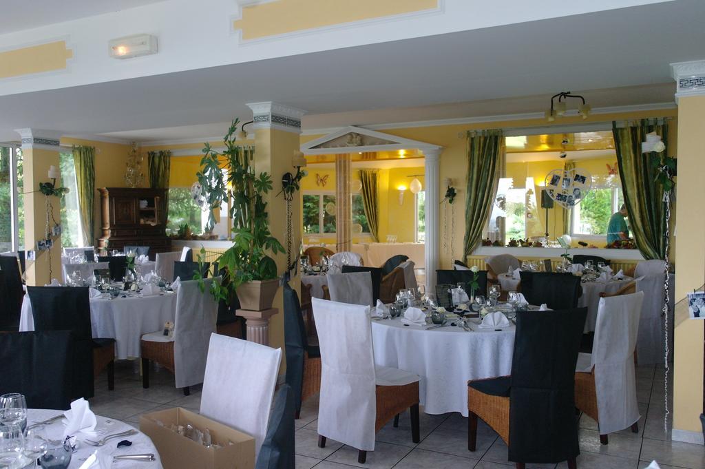 Hostellerie Saint Clément Vic-sur-Cère Esterno foto
