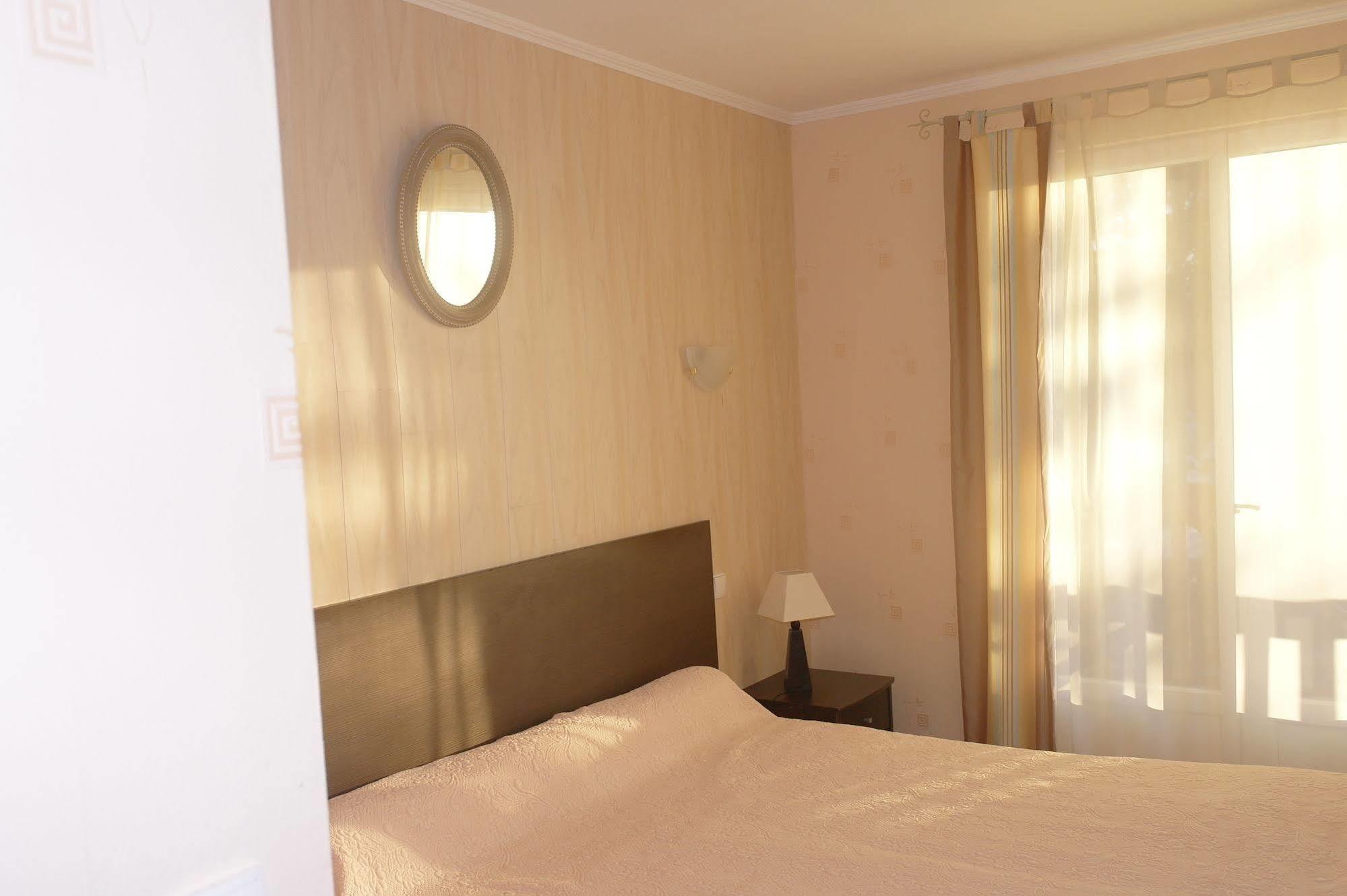 Hostellerie Saint Clément Vic-sur-Cère Esterno foto
